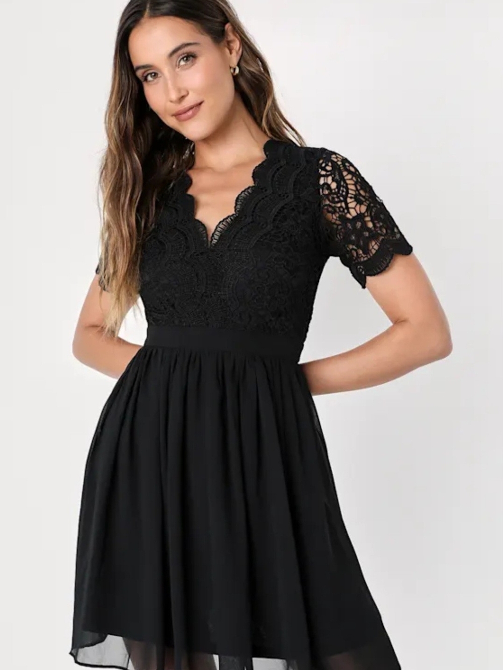 Lulu's Black Scalloped Lace V‑Neck Mini Dress